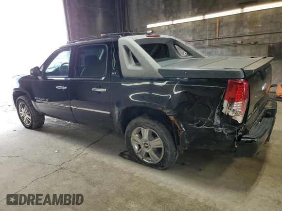 2009 Chevrolet Avalanche LTZ z VIN 3GNFK32099G228064, wystawiony jako Copart lot #55728085 z przebiegiem 162 389 mil mil oraz Szkoda całkowita • Salvage title. Historia ofert i sprzedaży dostępna na DreamBid. Obrazek 2.