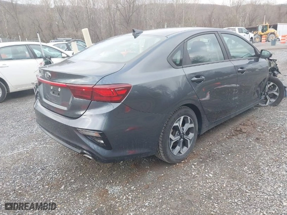 2021 Kia Forte LXS with VIN 3KPF24ADXME267687, listed as a IAAI auction lot 41811900 with 90,448 mi miles. Bid and sale history available at carsss.com. Image 4.