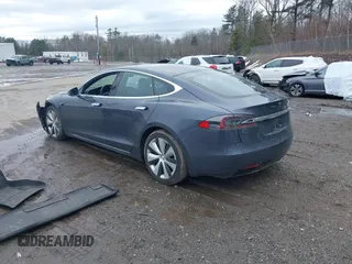 2020 Tesla Model S Long Range z VIN 5YJSA1E26LF413519, wystawiony jako IAAI lot #41742512 z przebiegiem 40 765 mil mil oraz . Historia ofert i sprzedaży dostępna na DreamBid. Obrazek 3.