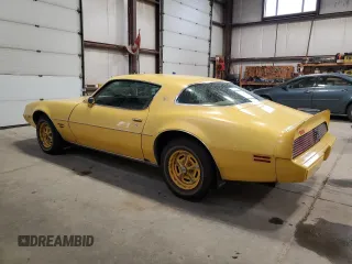 1981 Pontiac Firebird z VIN 1G2AT87H0BL111028, wystawiony jako Copart lot #77801124 z przebiegiem 17 025 mil mil oraz Tytuł czysty. Historia ofert i sprzedaży dostępna na DreamBid. Obrazek 2.