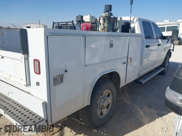 2017 Ram 2500 Tradesman с VIN 3C6TR5HT8HG737959, выставлен на аукционе IAAI как лот 41591328 с пробегом 240 260 миль миль и . История ставок и продаж доступна на DreamBid. Изображение 4.