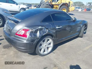 2005 Chrysler Crossfire Limited z VIN 1C3AN69L15X033940, wystawiony jako IAAI lot #41651049 z przebiegiem 88 450 mil mil oraz . Historia ofert i sprzedaży dostępna na DreamBid. Obrazek 4.