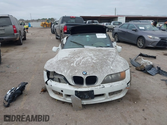 1997 BMW 3 Series 1.9L with VIN 4USCH7321VLE04987, listed as a IAAI auction lot 41534956 with 153,122 mi miles. Bid and sale history available at carsss.com. Image 12.