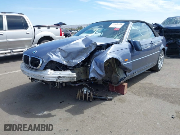 2001 BMW 3 Series 325Ci with VIN WBABS33481JY57209, listed as a IAAI auction lot 41895588 with 1 mi miles. Bid and sale history available at carsss.com. Image 17.