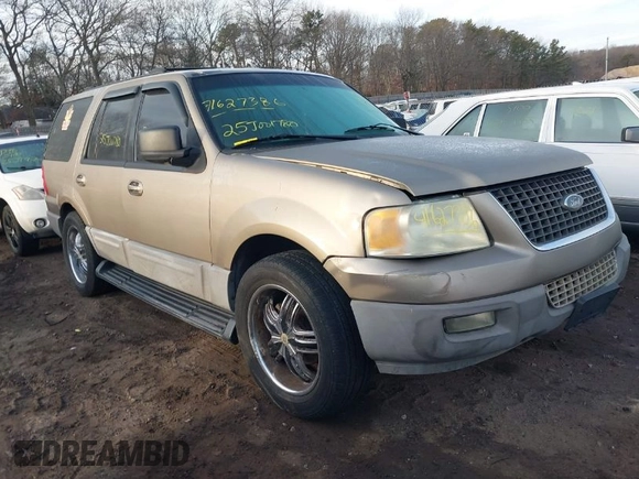 2003 Ford Expedition XLT Value with VIN 1FMPU16W83LA58988, listed as a IAAI auction lot 41627386 with 999,999 mi miles. Bid and sale history available at carsss.com. Image 1.