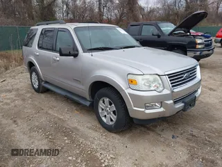 2008 Ford Explorer XLT with VIN 1FMEU73E38UB18957, listed as a IAAI auction lot 41881474 with 194,590 mi miles. Bid and sale history available at carsss.com. Image 1.