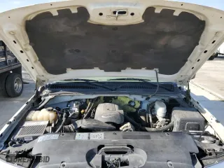 2003 Chevrolet Silverado 2500HD LS with VIN 1GCHK23U03F179889, listed as a Copart auction lot 43027305 with 124,404 mi miles and Salvage Title. Bid and sale history available at carsss.com. Image 11.