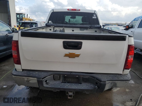 2013 Chevrolet Silverado 1500 LT with VIN 3GCPKSE79DG114204, listed as a Copart auction lot 44384635 with 223,506 mi miles and Salvage Title. Bid and sale history available at DreamBid. Image 6.