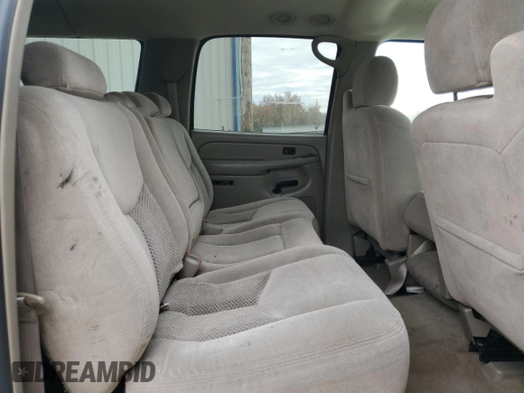 2005 Chevrolet Suburban LS with VIN 3GNEC16Z85G243106, listed as a Copart auction lot 82868994 with 192,142 mi miles and Salvage title. Bid and sale history available at DreamBid. Image 11.