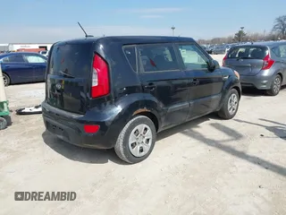 2013 Kia Soul with VIN KNDJT2A5XD7604167, listed as a IAAI auction lot 41895659 with 156,675 mi miles. Bid and sale history available at carsss.com. Image 4.