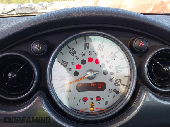 2006 MINI Hardtop S с VIN WMWRE33586TN27239, выставлен на аукционе IAAI как лот 42775957 с пробегом 165 133 миль миль и . История ставок и продаж доступна на DreamBid. Изображение 7.
