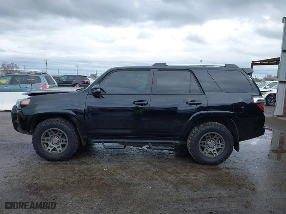2020 Toyota 4Runner SR5 with VIN JTEBU5JR9L5745422, listed as a IAAI auction lot 41500603 with 58,926 mi miles. Bid and sale history available at carsss.com. Image 15.