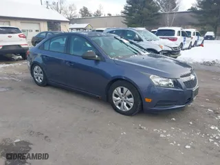 2013 Chevrolet Cruze LS with VIN 1G1PA5SG9D7211819, listed as a IAAI auction lot 41530462 with 75,555 mi miles. Bid and sale history available at carsss.com. Image 1.