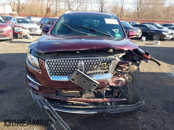 2019 Lincoln MKC Premiere with VIN 5LMCJ1D93KUL22578, listed as a IAAI auction lot 41185166 with 45,921 mi miles. Bid and sale history available at carsss.com. Image 11.