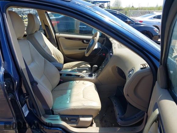 2002 Volvo V70 with VIN YV1SZ58DX21075265, listed as a IAAI auction lot 41983006 with 180,393 mi miles. Bid and sale history available at carsss.com. Image 5.
