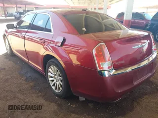 2013 Chrysler 300 z VIN 2C3CCAAG8DH633681, wystawiony jako IAAI lot #42284307 z przebiegiem 199 898 mil mil oraz . Historia ofert i sprzedaży dostępna na DreamBid. Obrazek 3.