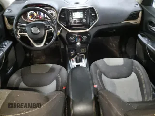 2017 Jeep Cherokee Sport with VIN 1C4PJMAB2HW523967, listed as a Copart auction lot 39271804 with 122,719 mi miles and Clean Title. Bid and sale history available at carsss.com. Image 8.