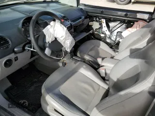 2004 Volkswagen New Beetle Coupe GLS with VIN 3VWCK31C74M418377, listed as a Copart auction lot 48405445 with 135,753 mi miles and Salvage Title. Bid and sale history available at carsss.com. Image 8.