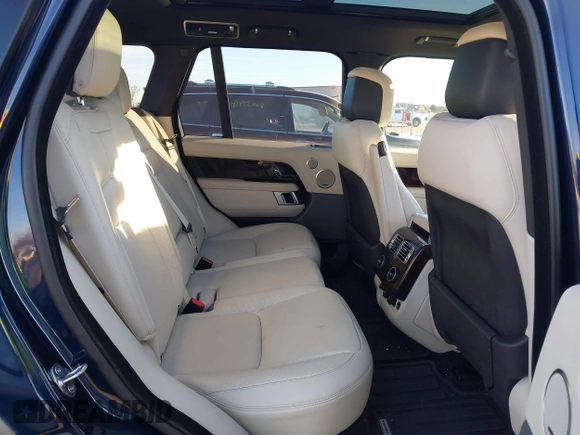 2021 Land Rover Range Rover P525 Westminster z VIN SALGS2SE1MA426172, wystawiony jako IAAI lot #41421855 z przebiegiem 35 270 mil mil oraz . Historia ofert i sprzedaży dostępna na DreamBid. Obrazek 8.