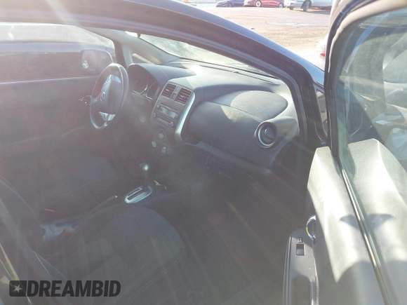 2014 Nissan Note SV with VIN 3N1CE2CP5EL423995, listed as a IAAI auction lot 41946189 with 114,976 mi miles and . Bid and sale history available at DreamBid. Image 5.