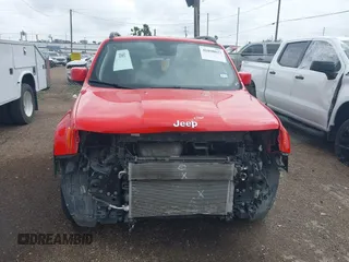 2021 Jeep Renegade Latitude with VIN ZACNJCBB4MPM30453, listed as a IAAI auction lot 41890027 with 41,447 mi miles and . Bid and sale history available at DreamBid. Image 6.