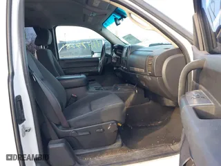 2007 Chevrolet Silverado 1500 LT w/1LT with VIN 1GCEC19J47Z510694, listed as a IAAI auction lot 41474581 with 186,066 mi miles. Bid and sale history available at carsss.com. Image 5.