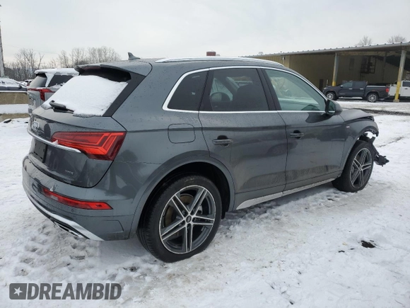 2021 Audi Q5 Premium Plus with VIN WA1E2AFY8M2066920, listed as a Copart auction lot 43134605 with 12,304 mi miles and Salvage Title. Bid and sale history available at carsss.com. Image 3.