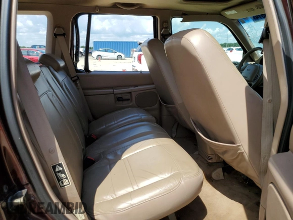 2000 Ford Explorer Eddie Bauer with VIN 1FMZU84PXYZB45910, listed as a Copart auction lot 71650514 with 234,398 mi miles and Salvage title. Bid and sale history available at DreamBid. Image 11.
