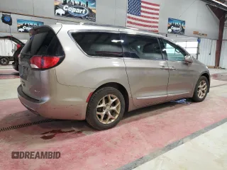 2017 Chrysler Pacifica Limited z VIN 2C4RC1GG4HR565098, wystawiony jako Copart lot #53072755 z przebiegiem 93 896 mil mil oraz Szkoda całkowita • Salvage title. Historia ofert i sprzedaży dostępna na DreamBid. Obrazek 3.