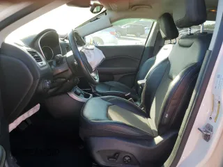 2020 Jeep Compass Latitude with VIN 3C4NJDBB0LT101376, listed as a Copart auction lot 52676275 with 35,965 mi miles and Salvage title. Bid and sale history available at DreamBid. Image 7.