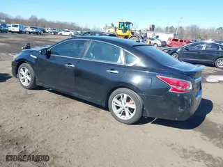 2014 Nissan Altima 2.5 SV with VIN 1N4AL3AP8EC415930, listed as a IAAI auction lot 41640887 with 269,232 mi miles. Bid and sale history available at carsss.com. Image 3.