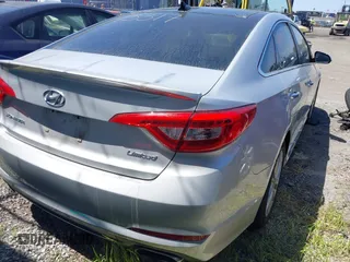 2015 Hyundai Sonata Limited with VIN 5NPE34AF0FH035785, listed as a IAAI auction lot 42082394 with 151,370 mi miles and . Bid and sale history available at DreamBid. Image 16.