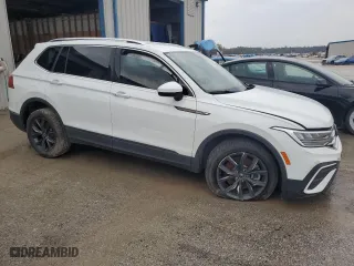 2022 Volkswagen Tiguan SE with VIN 3VV3B7AX2NM029050, listed as a Copart auction lot 84957944 with 43,754 mi miles and Salvage Title. Bid and sale history available at carsss.com. Image 4.