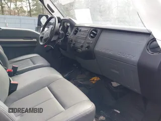 2016 Ford Super Duty F-250 SRW XLT with VIN 1FT7X2B67GEA39611, listed as a IAAI auction lot 41750797 with 33,787 mi miles. Bid and sale history available at carsss.com. Image 5.