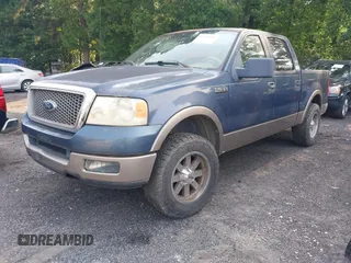 2005 Ford F-150 XLT z VIN 1FTPW12535KD96464, wystawiony jako IAAI lot #42342026 z przebiegiem 142 491 mil mil oraz . Historia ofert i sprzedaży dostępna na DreamBid. Obrazek 2.