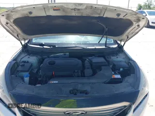 2015 Hyundai Sonata SE z VIN 5NPE24AF4FH009189, wystawiony jako IAAI lot #42466763 z przebiegiem 168 778 mil mil oraz . Historia ofert i sprzedaży dostępna na DreamBid. Obrazek 10.