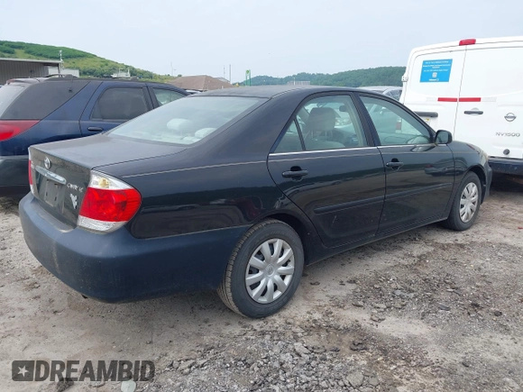 2005 Toyota Camry STD z VIN 4T1BE32K55U005622, wystawiony jako IAAI lot #42418784 z przebiegiem 196 077 mil mil oraz . Historia ofert i sprzedaży dostępna na DreamBid. Obrazek 4.