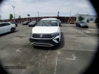 2023 Volkswagen Taos S z VIN 3VVCX7B20PM344243, wystawiony jako Copart lot #53208825 z przebiegiem 53 088 mil mil oraz Szkoda całkowita • Salvage title. Historia ofert i sprzedaży dostępna na DreamBid. Obrazek 11.