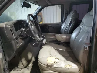 2006 GMC Savana Cargo Van YF7 Upfitter with VIN 1GDFH15T961127209, listed as a Copart auction lot 73216384 with 244,102 mi miles and Salvage Title. Bid and sale history available at carsss.com. Image 7.