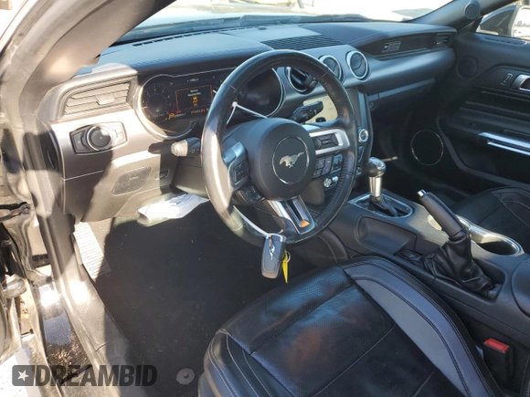 2020 Ford Mustang EcoBoost z VIN 1FATP8UHXL5138164, wystawiony jako Copart lot #47954975 z przebiegiem 53 500 mil mil oraz Szkody całkowita. Historia ofert i sprzedaży dostępna na DreamBid. Obrazek 8.