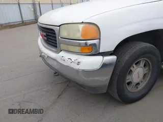 2002 GMC Yukon SLT with VIN 1GKEC13T02R313772, listed as a IAAI auction lot 42131289 with 215,164 mi miles. Bid and sale history available at carsss.com. Image 15.