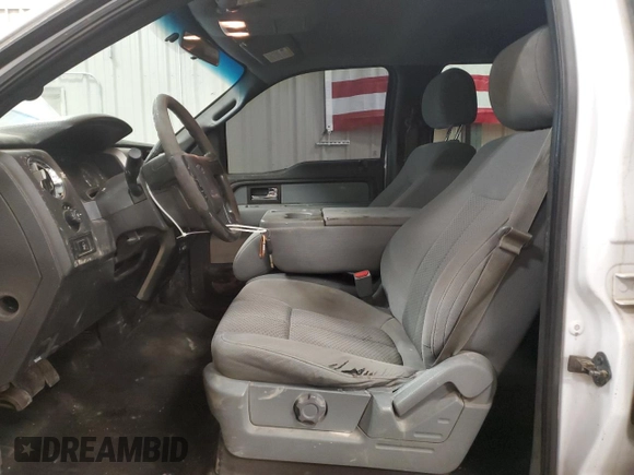 2014 Ford F-150 XL z VIN 1FTFW1EFXEKG12844, wystawiony jako Copart lot #58080785 z przebiegiem 177 943 mil mil oraz Czysty tytuł • Clean title. Historia ofert i sprzedaży dostępna na DreamBid. Obrazek 7.