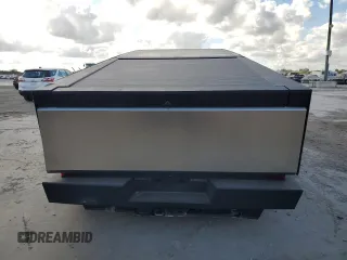2024 Tesla Cybertruck Cyberbeast z VIN 7G2CEHEE6RA026631, wystawiony jako Copart lot #43527875 z przebiegiem Nie podano mil oraz Szkoda całkowita • Salvage title. Historia ofert i sprzedaży dostępna na DreamBid. Obrazek 6.