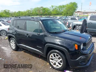 2017 Jeep Renegade Latitude with VIN ZACCJABB2HPG07439, listed as a IAAI auction lot 42092602 with 119,364 mi miles. Bid and sale history available at carsss.com. Image 13.