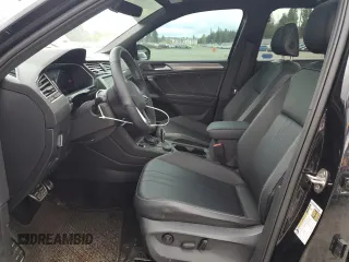 2024 Volkswagen Tiguan SE R-Line Black с VIN 3VV8B7AXXRM063670, выставлен на аукционе Copart как лот 55760315 с пробегом 12 959 миль миль и Списание • Salvage title. История ставок и продаж доступна на DreamBid. Изображение 7.
