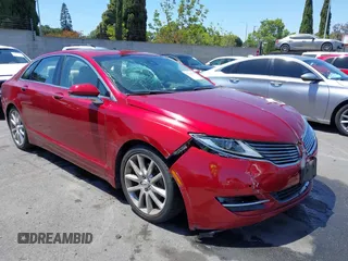 2016 Lincoln MKZ z VIN 3LN6L2G93GR612748, wystawiony jako IAAI lot #42262334 z przebiegiem 72 190 mil mil oraz . Historia ofert i sprzedaży dostępna na DreamBid. Obrazek 1.