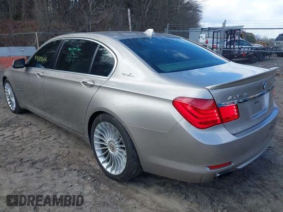 2012 BMW 7 Series 750Li xDrive с VIN WBAKC8C58CC437220, выставлен на аукционе IAAI как лот 41889602 с пробегом 119 601 миль миль и . История ставок и продаж доступна на DreamBid. Изображение 3.