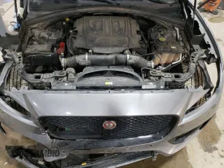 2017 Jaguar F-Pace 35t R-Sport with VIN SADCL2BV1HA886526, listed as a Copart auction lot 46521475 with 129,505 mi miles and Salvage Title. Bid and sale history available at DreamBid. Image 13.