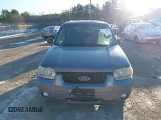 2007 Ford Escape Limited with VIN 1FMYU94197KA86109, listed as a IAAI auction lot 41307079 with 186,606 mi miles. Bid and sale history available at carsss.com. Image 12.