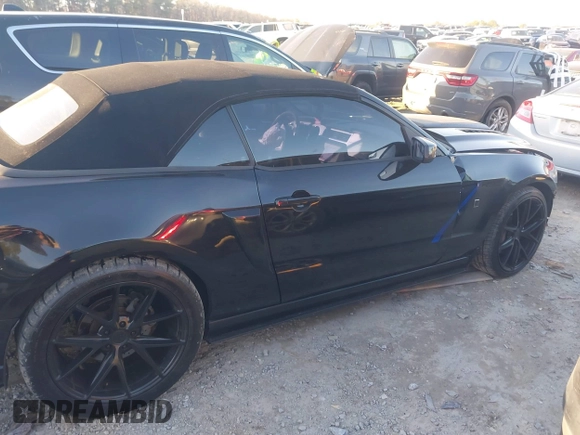 2014 Ford Mustang GT with VIN 1ZVBP8FF4E5211188, listed as a IAAI auction lot 41160733 with 59,735 mi miles and . Bid and sale history available at DreamBid. Image 14.
